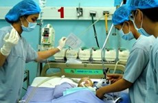 Médicos vietnamitas separan con éxito siameses por tórax y abdomen 